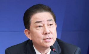 김병기, 해고된 전 보좌진의 공익제보자 행세에 역공