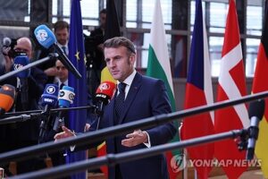 마크롱 푸틴과 대화 필요성 제기 러시아 반응