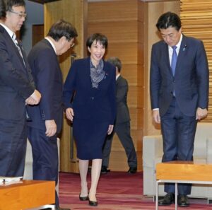 일본 내년 예산 1126조원 확정방위비 최대