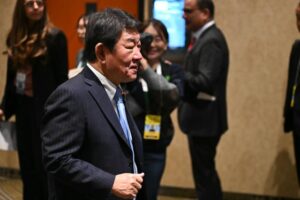 일본 외무장관 위성락과 지역정세 논의