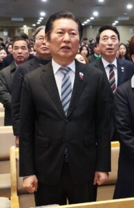 특검이 정국을 얼어붙게 했다